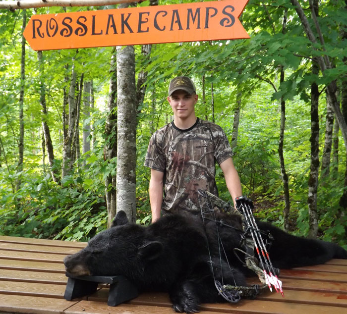 black bear hunting lodges